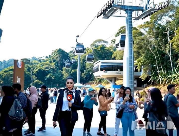 [뉴시스] 말레이시아의 한 노부부가 AI가 만든 가짜 영상을 믿고 3시간을 달려 존재하지 않는 관광지를 찾으러 갔다가 허탈해했다는 사연이 온라인에서 화제를 모으고 있다. (사진=SCMP) 2025.07.10 