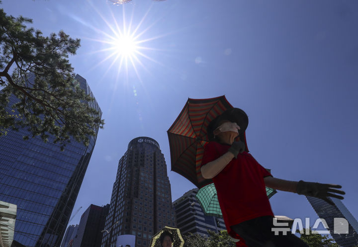 '주말도 폭염' 충북, 낮 최고 34도…"외출 자제"