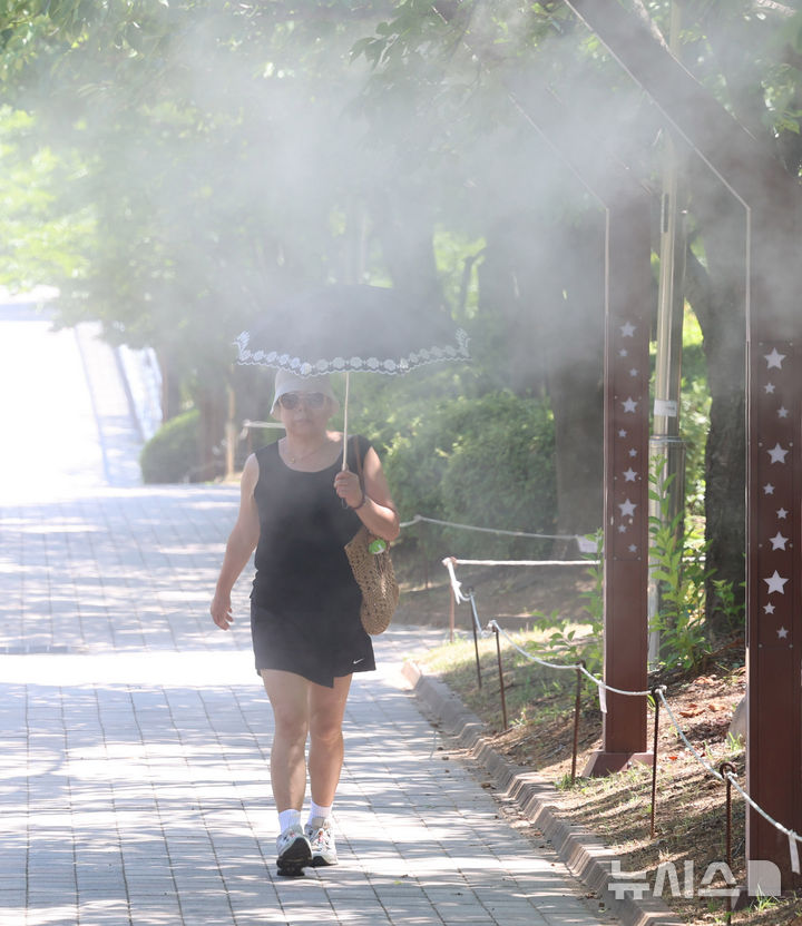 충남권 최고체감온도 35도 내외…일부 지역 '열대야'