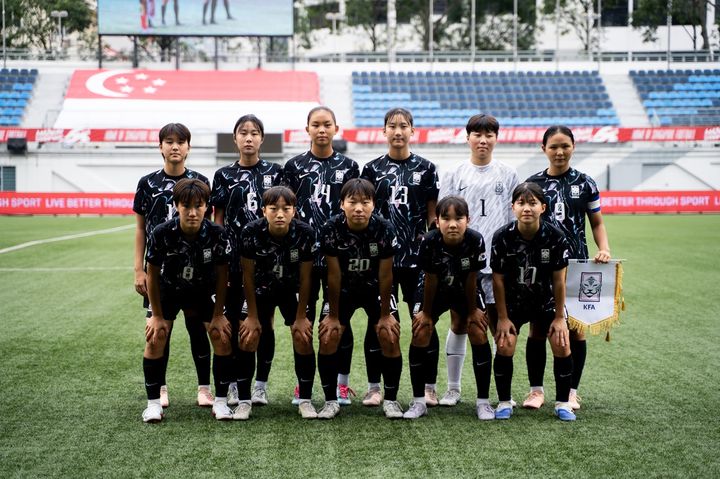 [서울=뉴시스]홍콩과의 3차전에 선발로 출전한 여자 U-15 대표팀 선수들의 모습. (사진=대한축구협회 제공)
