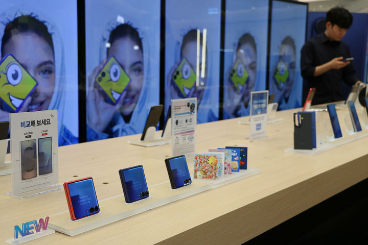 [대구=뉴시스] 대구 신세계백화점은 '삼성 갤럭시Z 폴드7·플립7' 출시 기념 팝업스토어를 진행한다. (사진 = 대구 신세계백화점 제공) 2025.07.13. photo@newsis.com *재판매 및 DB 금지