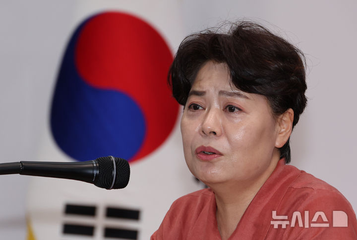 [서울=뉴시스] 김명년 기자 = 윤희숙 국민의힘 혁신위원장이 13일 오후 서울 여의도 중앙당사에서 기자간담회를 하고 있다. 2025.07.13. kmn@newsis.com