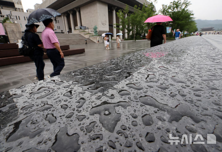 충북 흐리고 사흘간 최대 100㎜ 비…낮 최고 34도