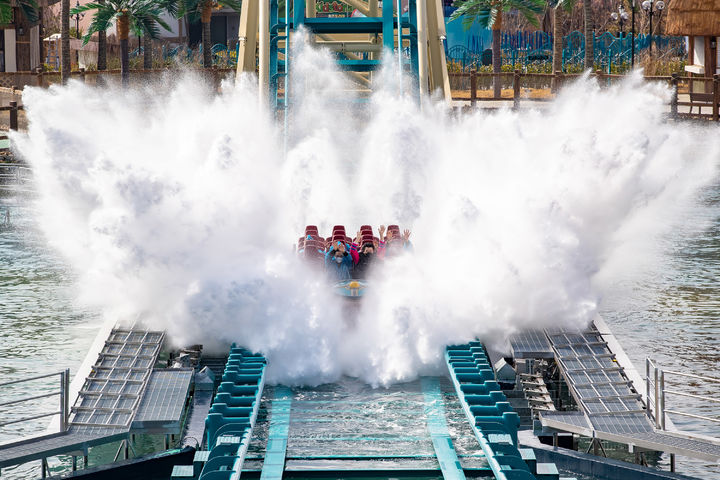 [부산=뉴시스] 롯데월드 어드벤처 부산의 어트랙션 '자이언트 스플래쉬' (사진=롯데월드 어드벤처 부산 제공) 2025.07.14. photo@newsis.com *재판매 및 DB 금지