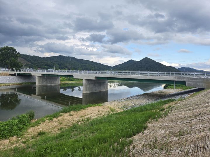 [음성=뉴시스] 음성군 후미1교 재해복구공사 준공 모습. (사진=음성군 제공) photo@newsis.com *재판매 및 DB 금지