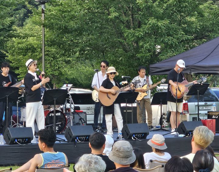 [청양=뉴시스] 청양군 관광지 버스킹 모습 *재판매 및 DB 금지