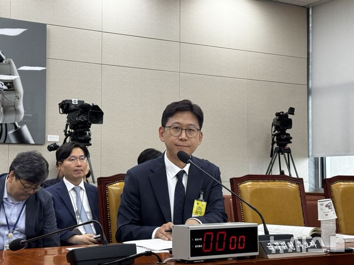[서울=뉴시스]배경훈 과학기술정보통신부 장관 후보자가 14일 국회 과학기술정보방송통신위원회 인사청문회에 출석해있다. (사진=심지혜 기자)