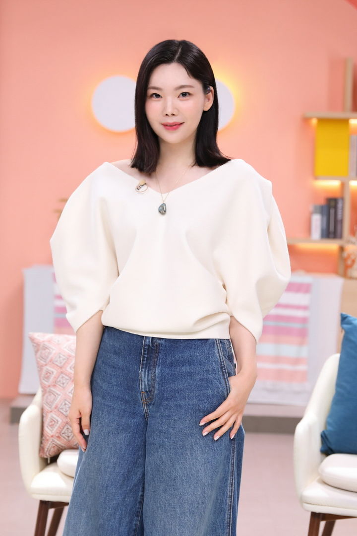 [서울=뉴시스] '돌싱글즈7'의 새 MC 이다은이 MC가 된 소감을 밝혔다. (사진=MBN 예능 '돌싱글즈' 제공) 2025.07.14. photo@newsis.com *재판매 및 DB 금지