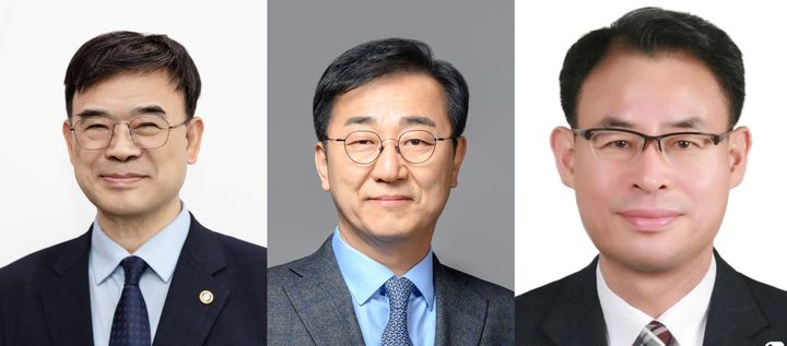 [서울=뉴시스] 이재명 정부 초대 국토교통부 장관 후보자로 김윤덕 더불어민주당 의원(가운데)이 지명됐다. 이상경 1차관(왼쪽)과 강희업 2차관은 임명과 함께 취임, 업무를 시작한다. 2025.07.14. (사진=국토부 제공) photo@newsis.com   *재판매 및 DB 금지