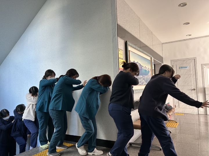 화재 예방교육을 받고 있는 전주병원 직원들 모습.(사진=전주병원 제공) *재판매 및 DB 금지