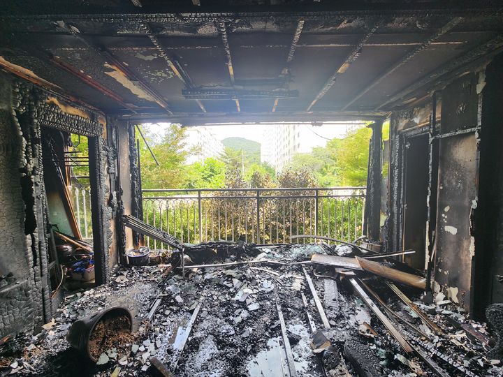 [부산=뉴시스] 부산 북구 아파트 화재현장. (사진=부산소방재난본부 제공) 2025.07.13. photo@newsis.com&nbsp; *재판매 및 DB 금지