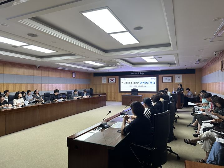 [순천=뉴시스] 순천시 '민생회복 소비쿠폰' 지급 전담 TF팀이 시청에서 회의하고 있다. (사진=순천시 제공) 2025.07.14. photo@newsis.com *재판매 및 DB 금지