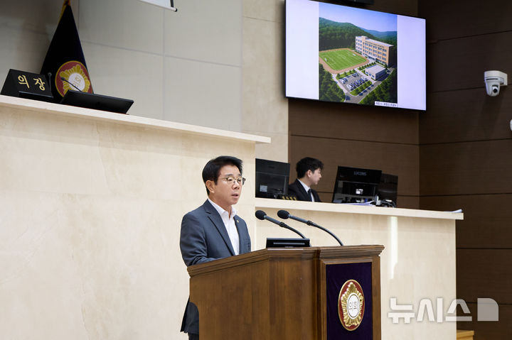 [용인=뉴시스]제294회 용인시의회 임시회 제1차 본회의에서 5분 자유발언하는 김윤선 의원(사진=용인시의회 제공)2025.07.14.photo@newsis.com