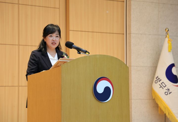 [서울=뉴시스] 홍소영 병무청장이 14일 정부대전청사에서 취임사를 통해 국민이 공감하는 공정한 병무행정 구현을 위해 다함께 노력하자고 당부했다. (사진=병무청 제공) 2025.07.14. photo@newsis.com *재판매 및 DB 금지