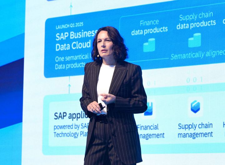 [서울=뉴시스] 지나 바르주-브로이어 SAP 최고인사책임자가 15일 오전 서울 강남구 그랜드 인터컨티넨탈 서울 파르나스에서 열린 'SAP 나우 AI 투어 코리아'에서 기조연설을 하고 있다. (사진=SAP코리아 제공) *재판매 및 DB 금지