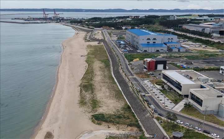[포항=뉴시스] 2026년까지 해안방재림이 조성되는 포항시 북구 흥해읍  영일만 해안.(사진=산림청 제공)   *재판매 및 DB 금지