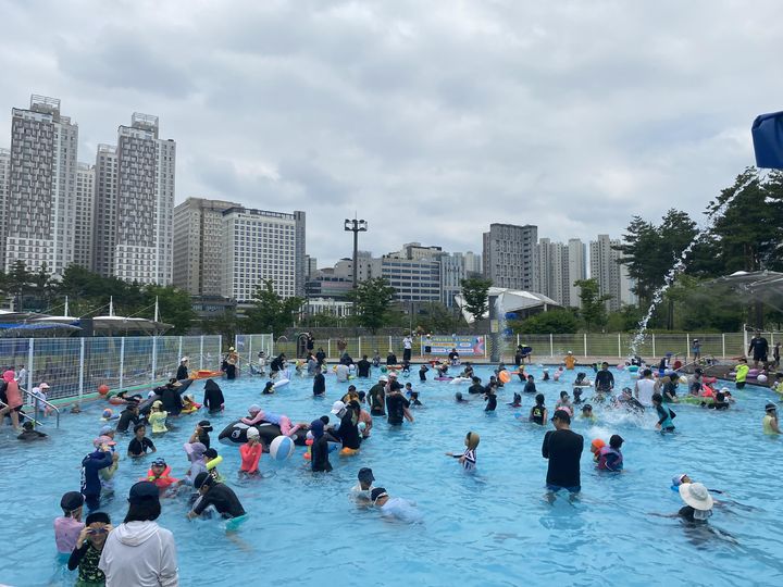 하남시 물놀이장. (사진=하남시 제공) photo@newsis.com *재판매 및 DB 금지
