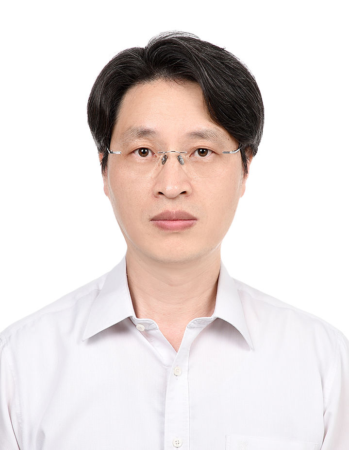 [대전=뉴시스] 충남대병원 의료정보과 이재광 전산기사가 최근 내부망과 외부망을 동시에 접속한 업무용 PC에 대한 보안 점검 방법 관련 국내 특허 출원 등록을 마쳤다.(사진=충남대학교병원 제공) 2025.07.15. photo@newsis.com *재판매 및 DB 금지