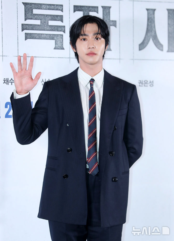 [서울=뉴시스] 김혜진 기자 = 배우 안효섭이 15일 오후 서울 강남구 메가박스 코엑스에서 열린 영화 '전지적 독자 시점'(감독 김병우) 언론시사회에서 포즈를 취하고 있다. 2025.07.15. jini@newsis.com