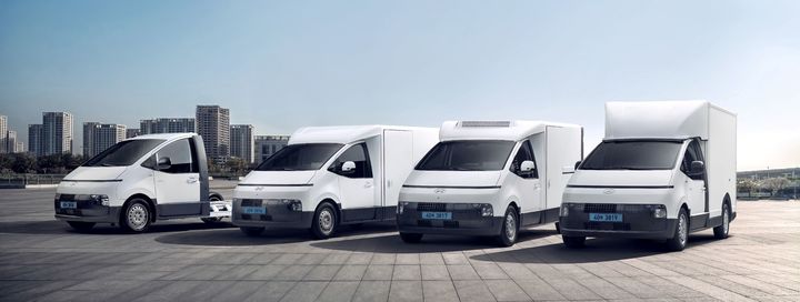 [서울=뉴시스] 현대자동차가 전동화 비즈니스 플랫폼 ST1의 상품성을 강화하고 경제형 트림을 추가한 연식 변경 모델 '2026 ST1'을 출시했다고 16일 밝혔다. 왼쪽부터 2026 ST1 샤시캡, 카고, 카고 냉동, 하이탑. (사진=현대자동차 제공) photo@newsis.com *재판매 및 DB 금지