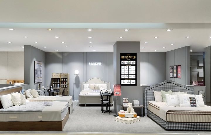 [서울=뉴시스]시몬스 롯데백화점 중동점 리뉴얼 오픈.(사진=시몬스 제공) 2025.07.16. photo@newsis.com *재판매 및 DB 금지