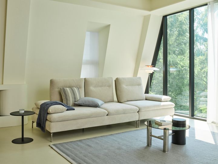 [서울=뉴시스]스위브 에코크레아 패브릭 스윙소파.(사진=한샘 제공) 2025.07.16. photo@newsis.com *재판매 및 DB 금지