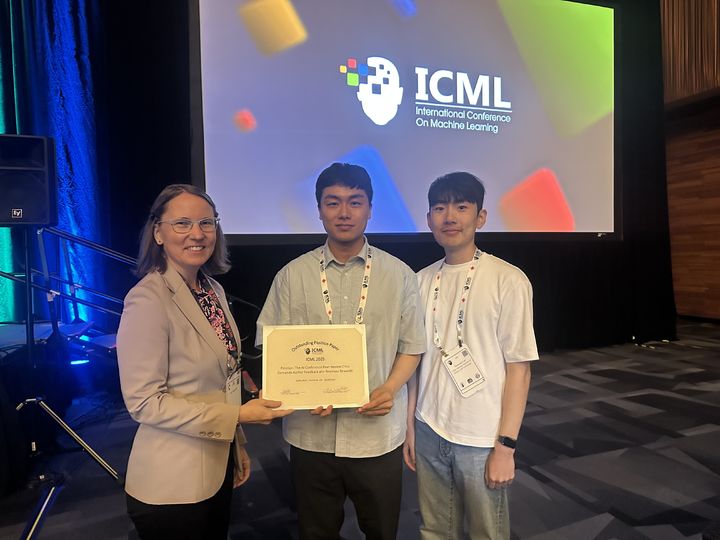 [울산=뉴시스] 구미현 기자 = UNIST 연구팀과 ICML 포지션 트랙 좌장인 키리 웨그스태프(Kiri Wagstaff)박사 photo@newsis.com *재판매 및 DB 금지