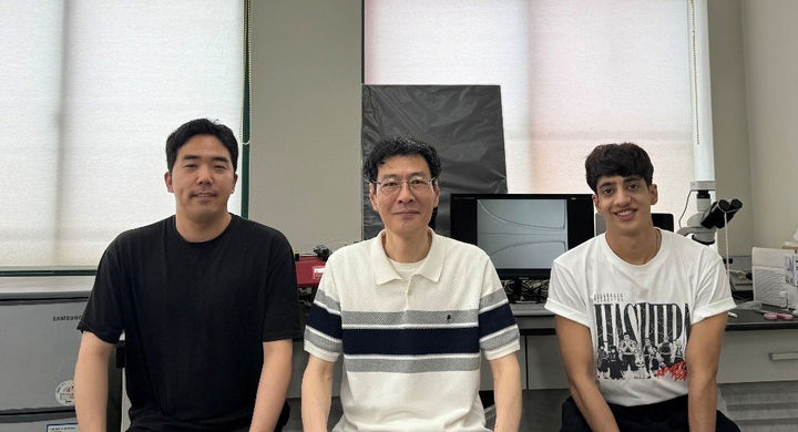 [부산=뉴시스] 동아대학교는 화학공학과 이헌상 교수 연구팀이 수행한 연구가 세계적 유체역학 학술지 'Physics of Fluids'의 'Editor's Pick' 우수논문으로 선정됐다고 16일 밝혔다. (사진=동아대 제공) 2025.07.16. photo@newsis.com *재판매 및 DB 금지