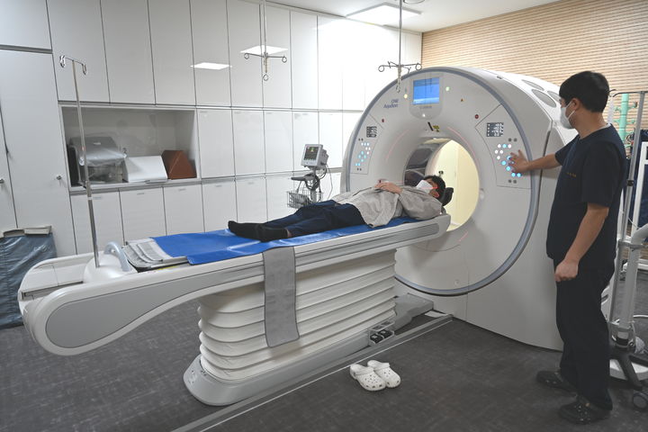 [홍성=뉴시스] 홍성의료원 CT 검사 모습. 2025.07.16. photo@newsis.com *재판매 및 DB 금지