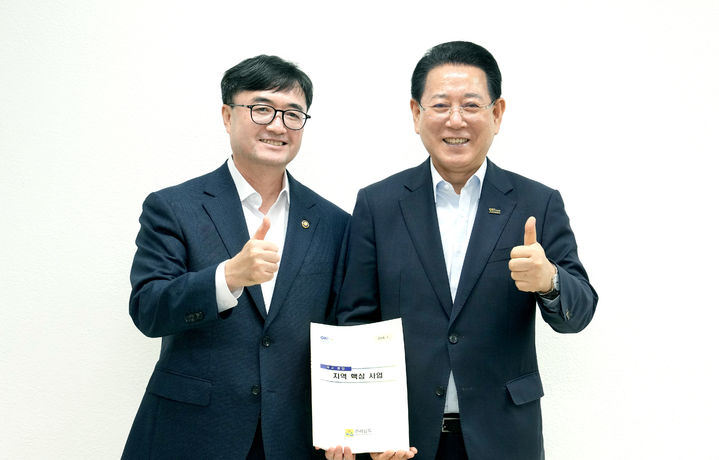 [무안=뉴시스] 16일 임기근 기획재정부 2차관 찾은 김영록 전남도지사. (사진 제공 = 전남도). 2025.07.16. photo@newsis.com *재판매 및 DB 금지