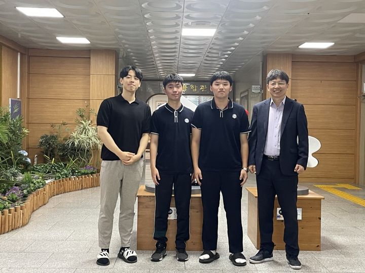 [진주=뉴시스]경남과학고, 한국수학경시대회 대상·금상 수상.(사진=경남과학고 제공).2025.07.16.photo@newsis.com *재판매 및 DB 금지