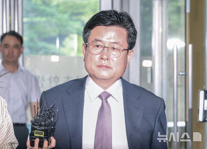 '사후 계엄선포문 작성·폐기' 강의구 측 "법리적 다툼 여지 있어"