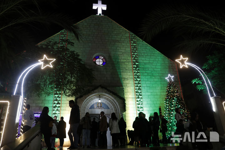 [가자시티=AP/뉴시스] 가자지구의 유일한 가톨릭교회인 가자시티 성가정성당의 2021년 12월 24일(현지 시간) 모습. 이스라엘군이 17일 성당을 공격해 3명이 사망했다. 이스라엘은 실수라고 밝혔다. (사진=뉴시스DB) 2025.07.18.