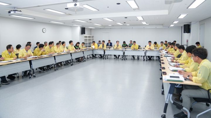 [홍성=뉴시스] 충남교육청, 집중호우 긴급회의 모습. *재판매 및 DB 금지