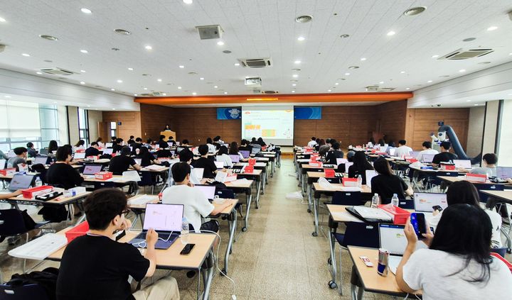 [대구=뉴시스] 인공지능(AI) 캠프. (사진=영진전문대학교 제공) 2025.07.17. photo@newsis.com *재판매 및 DB 금지