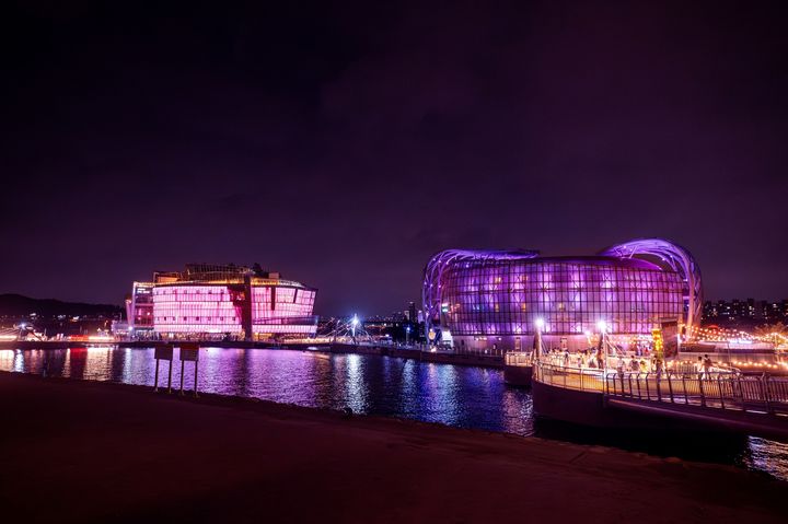 [서울=뉴시스] 걸그룹 '블랙핑크'가 서울 도심 주요 랜드마크를 장식했다. (사진=YG엔터테인먼트 제공) 2025.07.17. photo@newsis.com&nbsp; *재판매 및 DB 금지