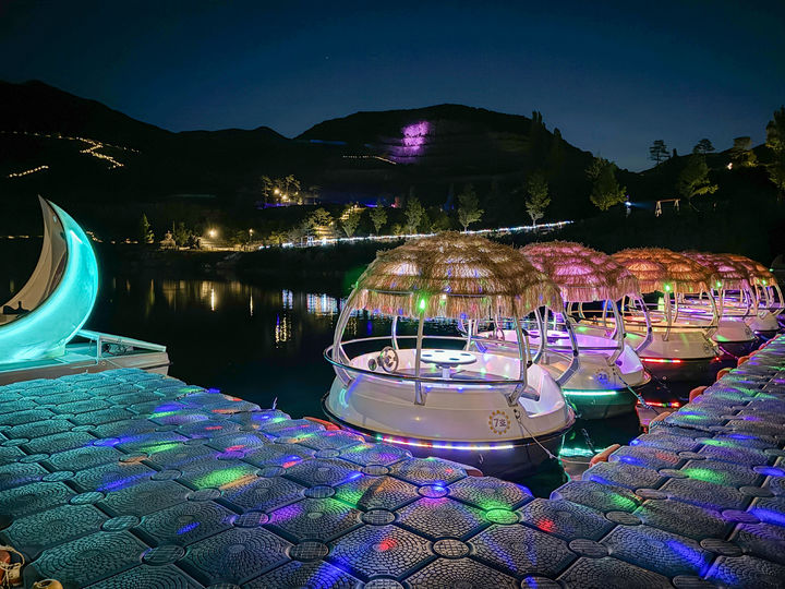 [동해=뉴시스] 동해 무릉별유천지 야경.(사진=동해시 제공)photo@newsis.com *재판매 및 DB 금지