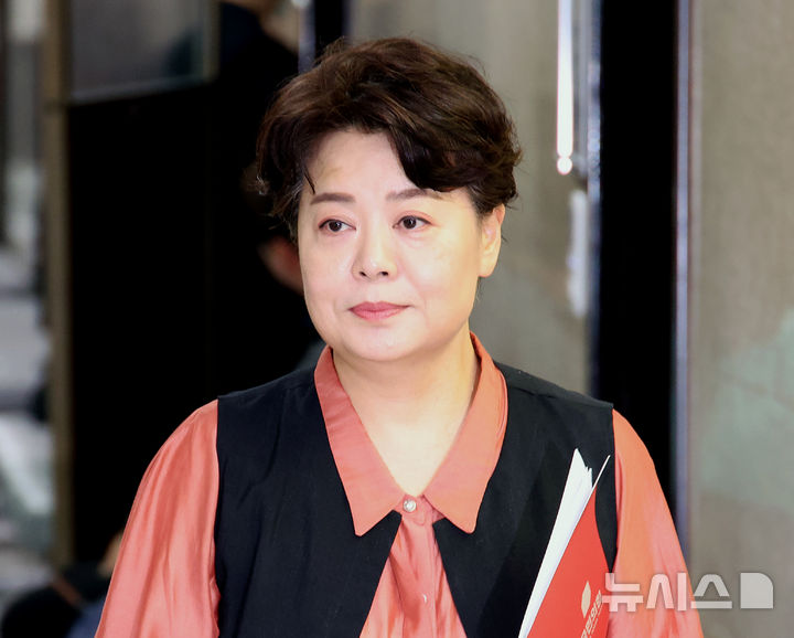 [서울=뉴시스] 김금보 기자 = 윤희숙 국민의힘 혁신위원장이17일 서울 여의도 국회에서 열린 비상대책위원회의에 참석하고 있다. 2025.07.17. kgb@newsis.com