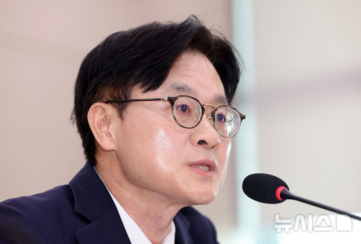 [서울=뉴시스] 김명년 기자 = 김정관 산업통상자원부 장관 후보자가 17일 오전 서울 여의도 국회 산업통상자원중소벤처기업위원회에서 열린 인사청문회에서 발언하고 있다. 2025.07.17. kmn@newsis.com