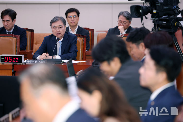 [서울=뉴시스] 고승민 기자 = 조현 외교부 장관 후보자가 17일 서울 여의도 국회 외교통일위원회에서 열린 인사청문회에서 의원 질의에 답하고 있다. 2025.07.17. kkssmm99@newsis.com
