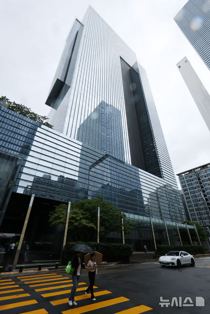 삼성전자, 23조 계약에 '7만전자' 돌파…11개월 만[핫스탁](종합)