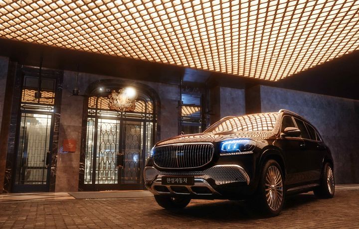 [서울=뉴시스] 메르세데스-벤츠 공식 딜러 한성자동차는 조선 팰리스 서울 강남, 럭셔리 컬렉션 호텔(이하 조선 팰리스)과의 파트너십을 기반으로 프리미엄 고객 경험을 본격적으로 전개한다고 18일 밝혔다. (사진=한성자동차 제공) 2025.07.18 photo@newsis.com  *재판매 및 DB 금지