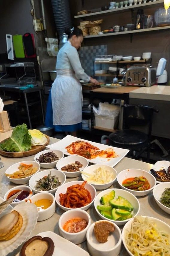 [서울=뉴시스] 방송인 최동석이 셰프 김미령 식당에 방문해 음식을 즐겼다. (사진=최동석 인스타그램 캡처) 2025.07.18. photo@newsis.com  *재판매 및 DB 금지