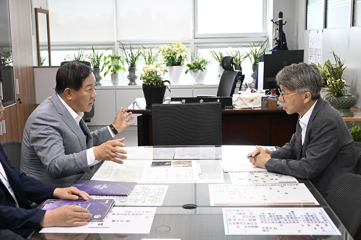 심재국 평창군수 정부 청사 방문, 현안 사업 국비 지원 요청. *재판매 및 DB 금지
