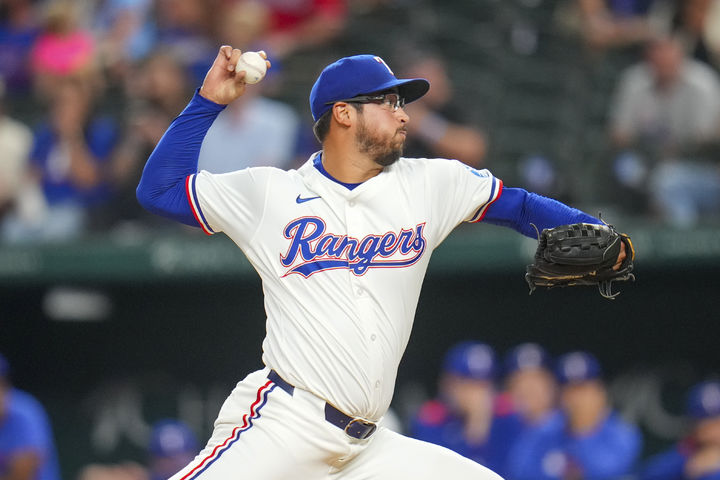 [알링턴=AP/뉴시스] 텍사스 레인저스의 한국계 투수 데인 더닝이 지난 2일(현지 시간) 미 텍사스주 알링턴의 글로브라이프 필드에서 열린 볼티모어 오리스올스와의 경기에 9회말 등판해 역투하고 있다. 2025.07.18. *재판매 및 DB 금지