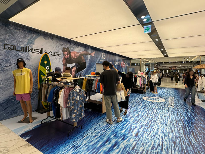 [서울=뉴시스]신세계백화점 강남점은 오는 24일까지 강남점 8층 이벤트홀에서 '보드라이더스' 팝업스토어를 선보인다(사진=신세계백화점 제공) *재판매 및 DB 금지