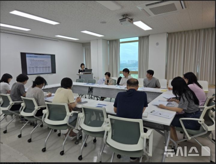 [시흥=뉴시스] ‘지방상수도 학습 모임’ 현장. (사진=시흥시 제공).2025.07.18.photo@newsis.com *재판매 및 DB 금지