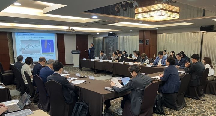 "신재생에너지 산업 발전 모색"… 외교부, 민관합동 간담회