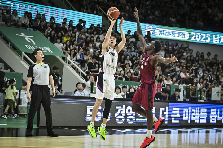 [서울=뉴시스] 남자 농구 대표팀의 이현중. (사진=대한민국농구협회 제공)  *재판매 및 DB 금지