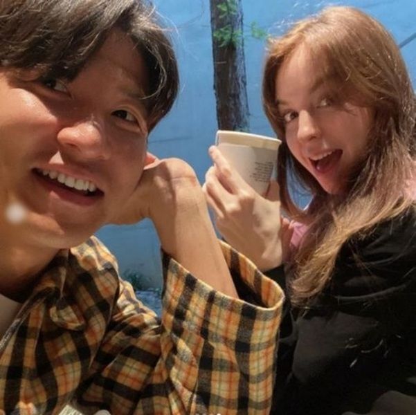 [서울=뉴시스] 전 국가대표 축구선수 박주호와 아내 안나. (사진=박주호 인스타그램) 2025.07.19. photo@newsis.com *재판매 및 DB 금지